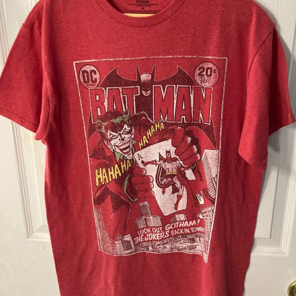 Men's Batman "Joker Back In Town" Comic Cover T-Shirt - Red - Sz. M
